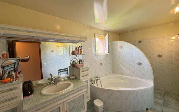 Maison à vendre    6 pièces • 154,59 m2 Jarjayes