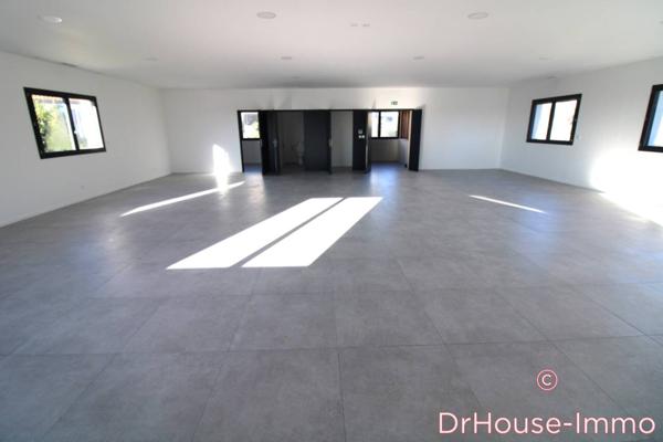 Bureau à louer 3 pièces de 150 m²