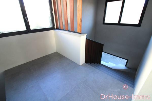 Bureau à louer 3 pièces de 150 m²