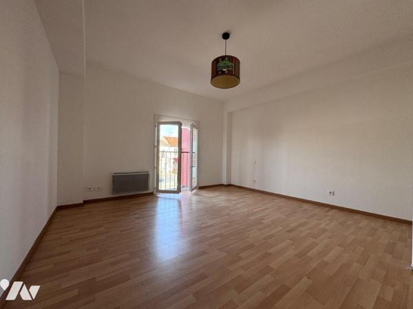 CENTRE DE NERAC, ENSEMBLE DE DEUX APPARTEMENTS