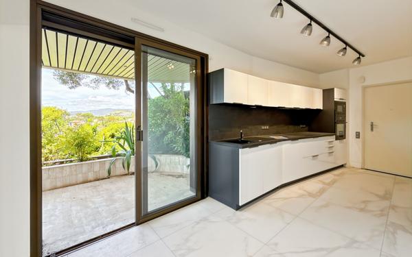 Appartement à vendre    6 pièces • 270,58 m2 Cannes