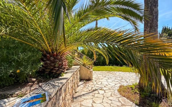 Appartement à vendre    6 pièces • 270,58 m2 Cannes