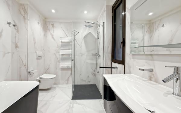 Appartement à vendre    6 pièces • 270,58 m2 Cannes