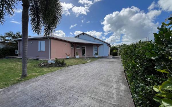Maison à vendre    5 pièces •  Le Moule