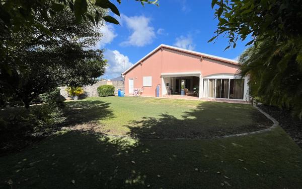 Maison à vendre    5 pièces •  Le Moule