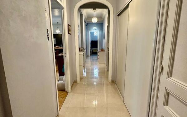 Appartement à louer    4 pièces • 107 m2 Nice