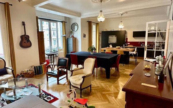 Appartement à louer    4 pièces • 107 m2 Nice