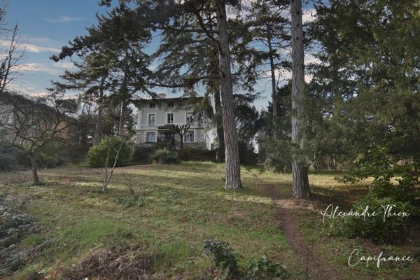 Maison Bourgeoise à vendre 13 pièces CREPIEUX LA PAPE (69)