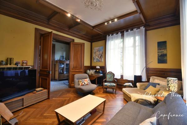 Maison Bourgeoise à vendre 13 pièces CREPIEUX LA PAPE (69)