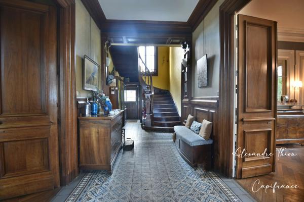 Maison Bourgeoise à vendre 13 pièces CREPIEUX LA PAPE (69)