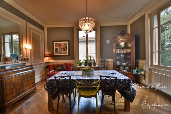 Maison Bourgeoise à vendre 13 pièces CREPIEUX LA PAPE (69)