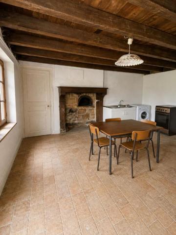 Chateaumeillant  Longère idéale pour vos projets