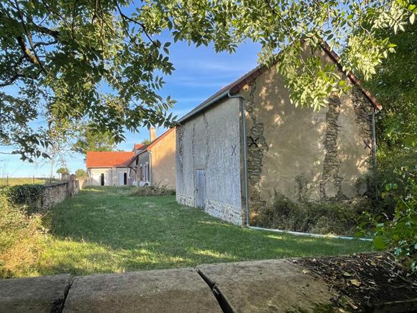 Chateaumeillant  Longère idéale pour vos projets