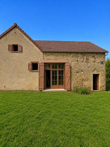 Chateaumeillant  Longère idéale pour vos projets