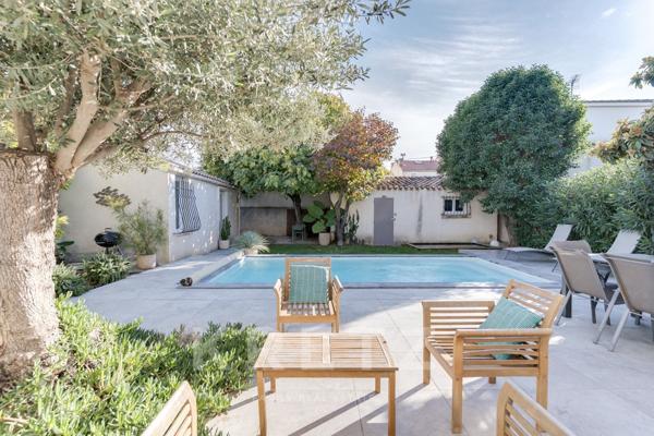 Maison familiale avec piscine et dépendance