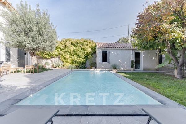 Maison familiale avec piscine et dépendance