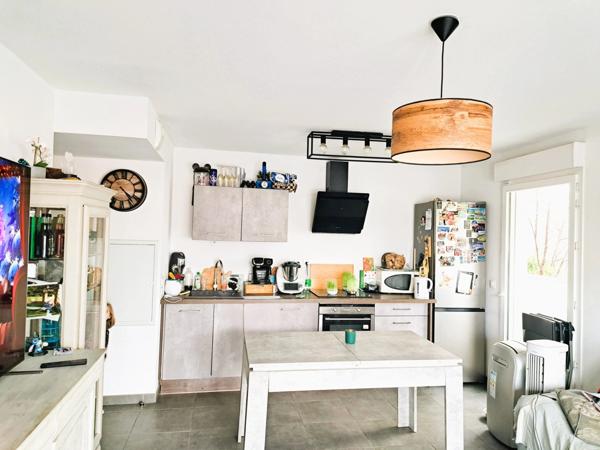 MARSEILLE 13ème Château Gombert ,Appartement très récent T3 de 59M² + grande terrasse, parking privé et garage