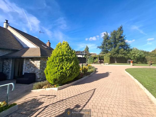 Coulommiers (77120) Belle briarde 160m². Terrain 2350m².Garage 100 m² environ