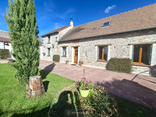 Coulommiers (77120) Belle briarde 160m². Terrain 2350m².Garage 100 m² environ