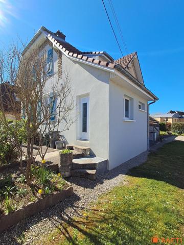 Maison individuelle de type 6 avec garage.