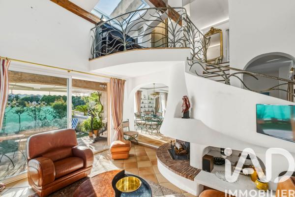 Maison à vendre 7 pièces 207 m² Antibes
