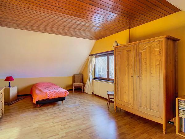 BELLE MAISON SITUEE DANS UN GRAND PARC ARBORE