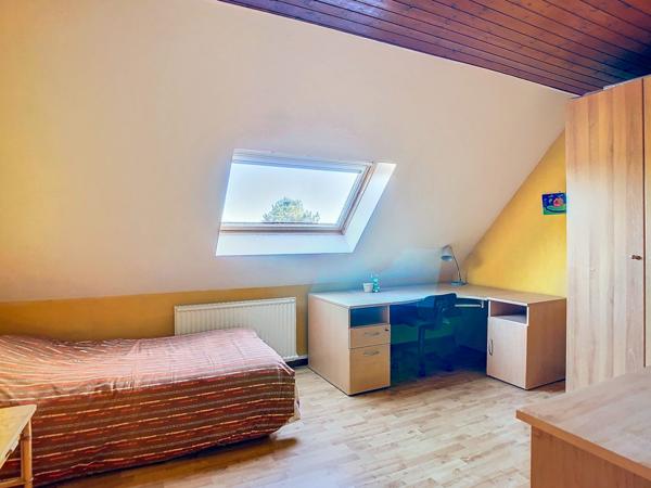 BELLE MAISON SITUEE DANS UN GRAND PARC ARBORE