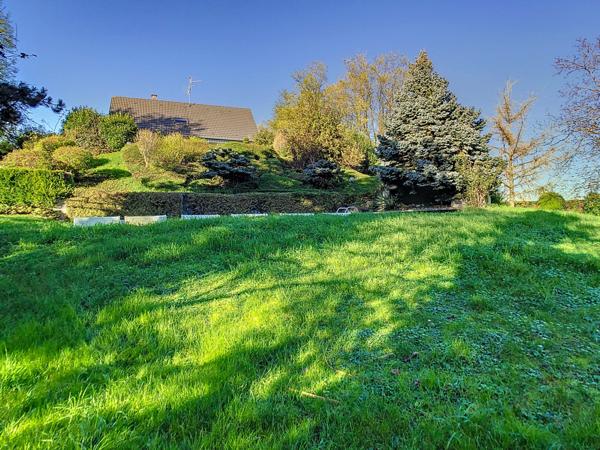 BELLE MAISON SITUEE DANS UN GRAND PARC ARBORE