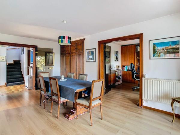 BELLE MAISON SITUEE DANS UN GRAND PARC ARBORE