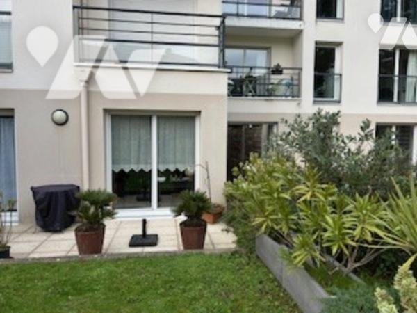 Joli T1 de 33 m² RDC s/jardin en très bon état avec locataire en place  (loyer 550€ hors charges)