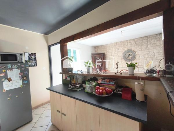 Jolie maison individuelle construite en 2005 d'une surface habitable de 108 m2 sur terrain clos de 1334 m2