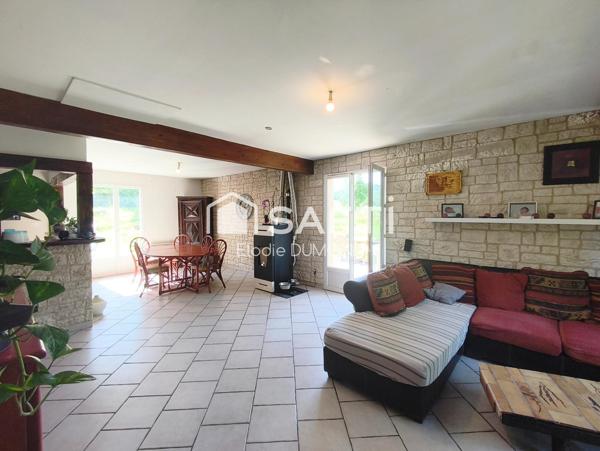 Jolie maison individuelle construite en 2005 d'une surface habitable de 108 m2 sur terrain clos de 1334 m2