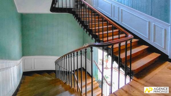 Versailles Clagny Appartement 6 pièces 158 m² carrez situé au 1er étage d'une superbe bâtisse 19ème avec grenier et 2 caves 1 320 000 € **  - Référence  28851