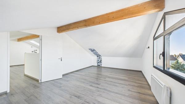 Grand Appartement de type Loft Industriel, en duplex, sur le quartier de La Pallice.