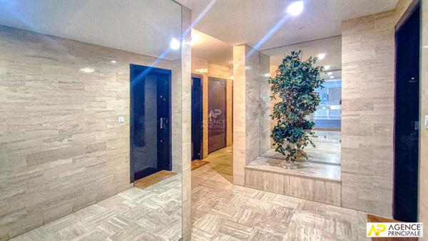 Versailles Ermitage Appartement 2 pièces 51 m² avec cave et parking €360 000 ** - Référence 26180