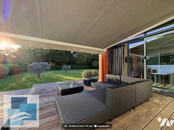 Séné - Maison rénovée, piscine, 3 ch + bureau, grand terrain triple garage et carport