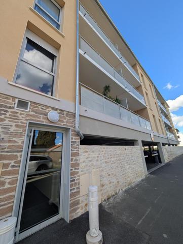 beau et grand appartement très lumineux dans résidence de standing