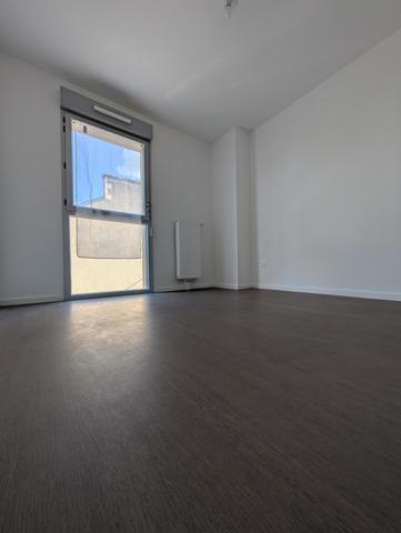 beau et grand appartement très lumineux dans résidence de standing