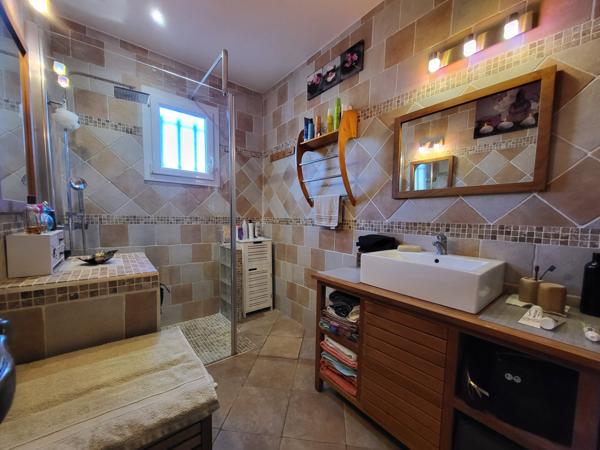 Port-de-Bouc (13110) VILLA PLAIN PIED 5 PIECES 93M2 AVEC PISCINE