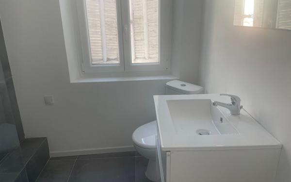 Appartement à vendre    2 pièces • 29,70 m2 La Seyne-sur-Mer