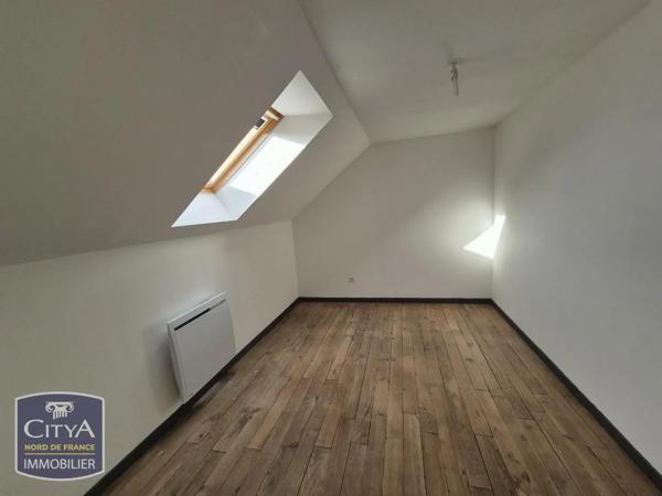 Appartement à louer 8 pièces 55.81m² Élesmes (59600)
