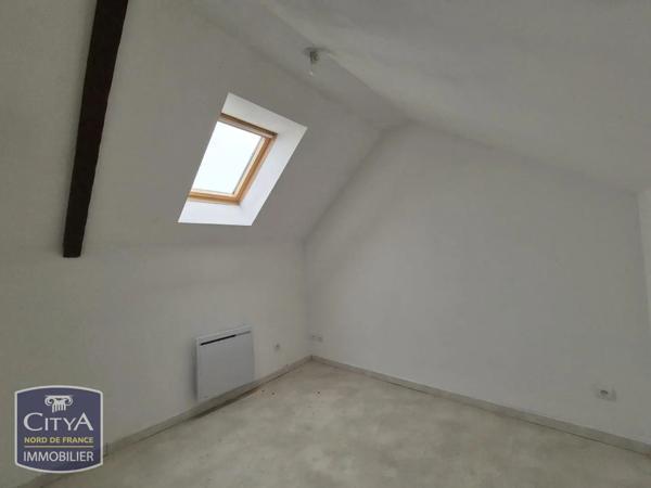 Appartement à louer 8 pièces 55.81m² Élesmes (59600)