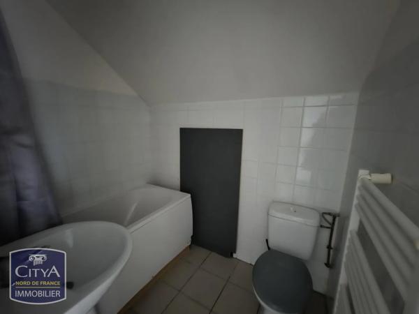 Appartement à louer 8 pièces 55.81m² Élesmes (59600)