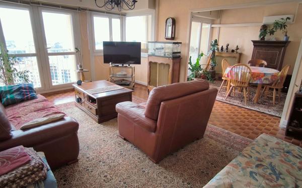 Appartement à vendre    4 pièces • 78 m2 Nîmes