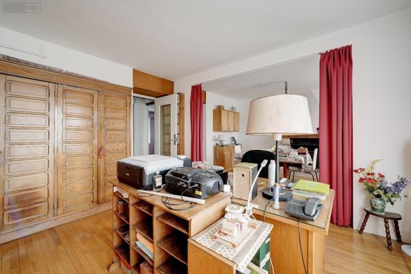 Appartement à vendre à Saint-Maur-des-Fossés dans le Val-de-Marne (94100), ref : 5 PIECES LA VARENNE SAINT HILAIRE   
LA VARENNE RUE DU BAC