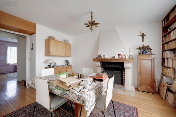 Appartement à vendre à Saint-Maur-des-Fossés dans le Val-de-Marne (94100), ref : 5 PIECES LA VARENNE SAINT HILAIRE   
LA VARENNE RUE DU BAC