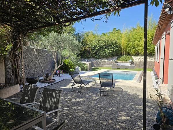 Plain-pied, 3 chambres, piscine, jacuzzi