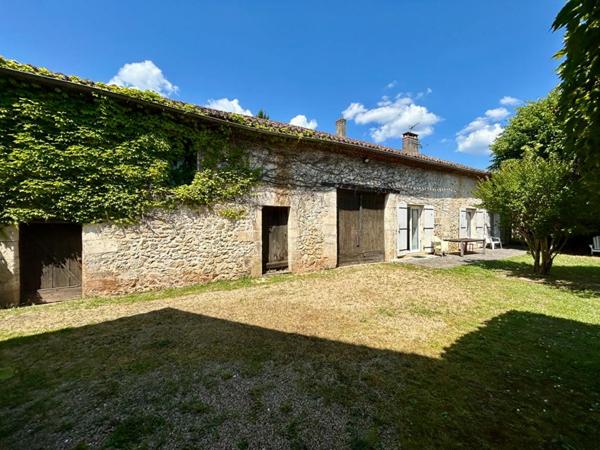 A vendre, corps de ferme aux portes de Périgueux 24000