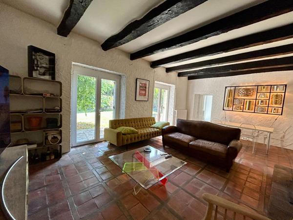 A vendre, corps de ferme aux portes de Périgueux 24000