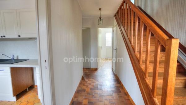 Maison individuelle / Verneuil / 4 chambres / sous sol / jardin